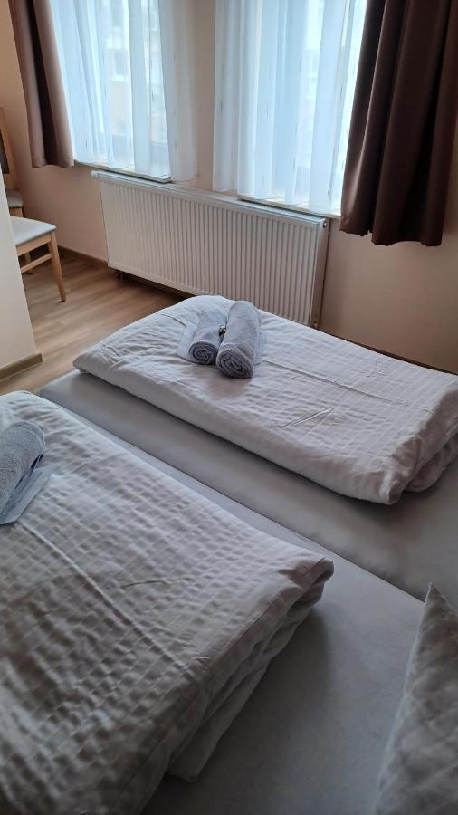 Pension Am Stern Leipzig Buitenkant foto